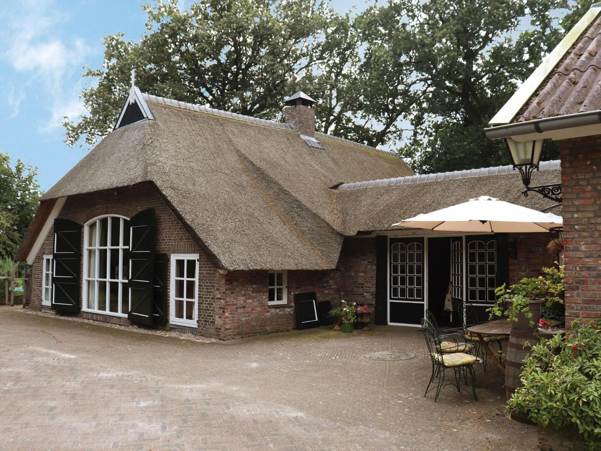 Villa On An Estate In Rheezerveen With Garden Ngoại thất bức ảnh